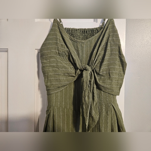 Wide Leg Jumpsuit - Picture 2 of 6